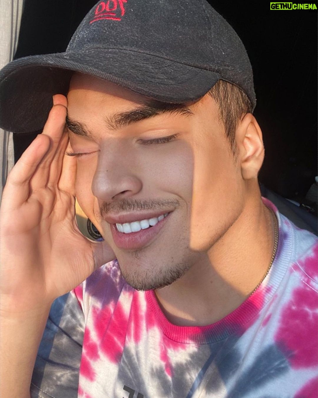 Lucas Santos Instagram - to vendo as coisas diferentes de uns tempos atrás 😵💫