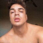 Lucas Santos Instagram - É só aqui em SP que tem um sol pra cada pessoa ou na sua cidade também? 🥵🔥