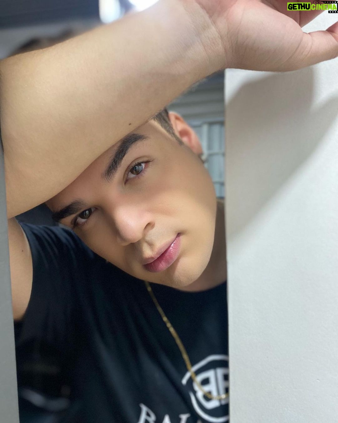 Lucas Santos Instagram - ready for tonight ✨