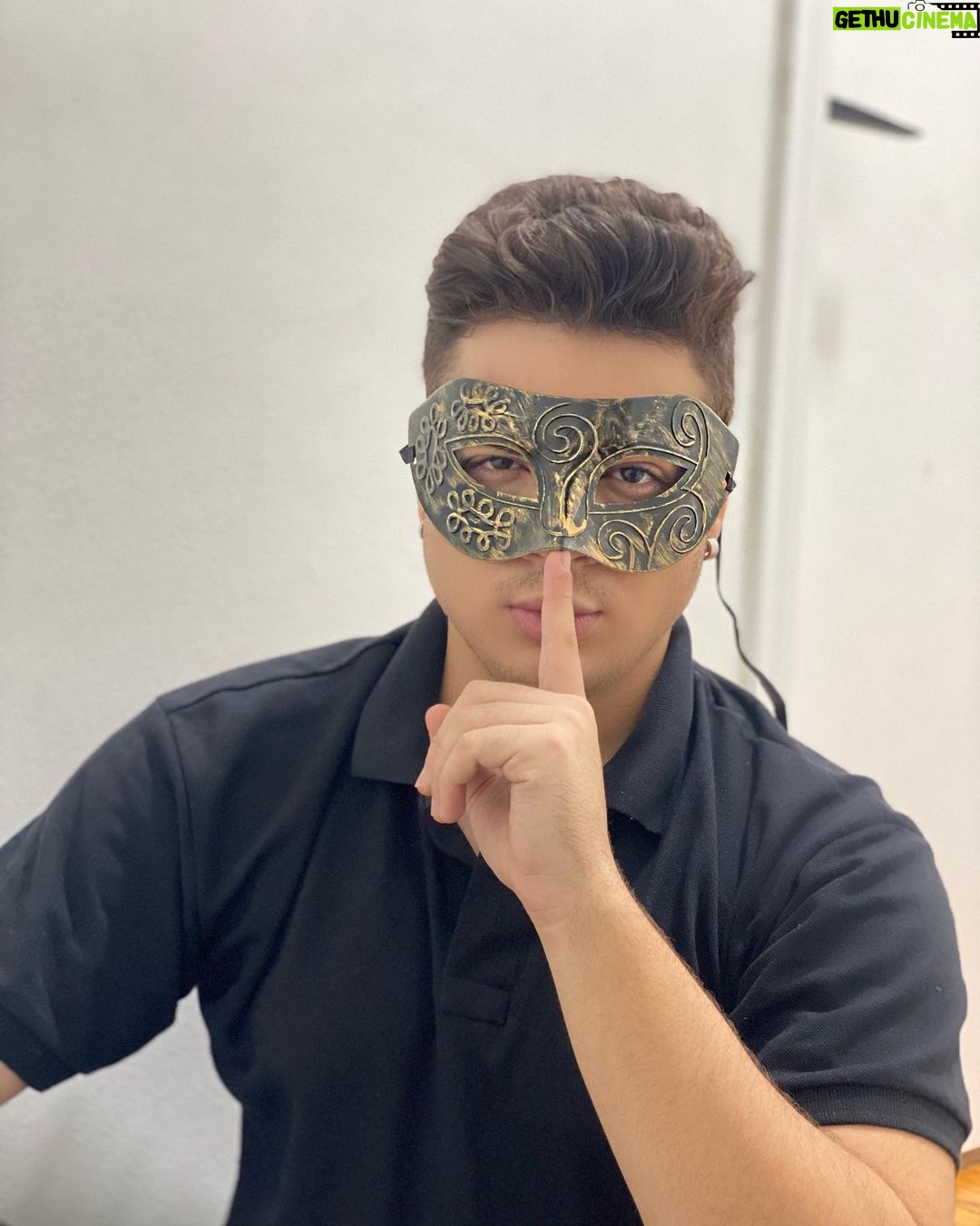 Lucas Santos Instagram - sobre ontem… se liga nesse mascarado 🥳 São Paulo, Brazil