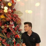 Lucas Santos Instagram - que a magia do Natal possa invadir a casa de cada um! Que Deus abençoe cada um que está lendo essa mensagem 🥰❤️✨