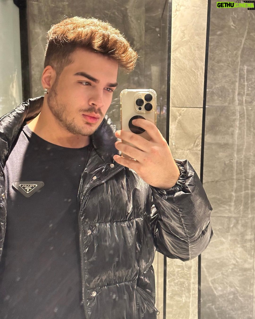 Lucas Santos Instagram - vivendo a vida da melhor forma possível 😝