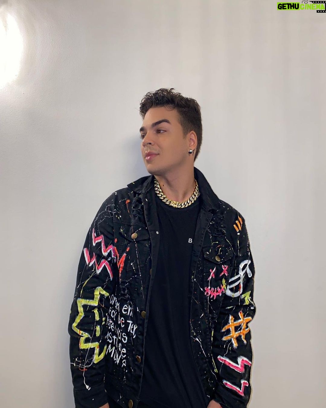 Lucas Santos Instagram - não posso mudar o que fui, mas posso construir o que serei. 🚀✨