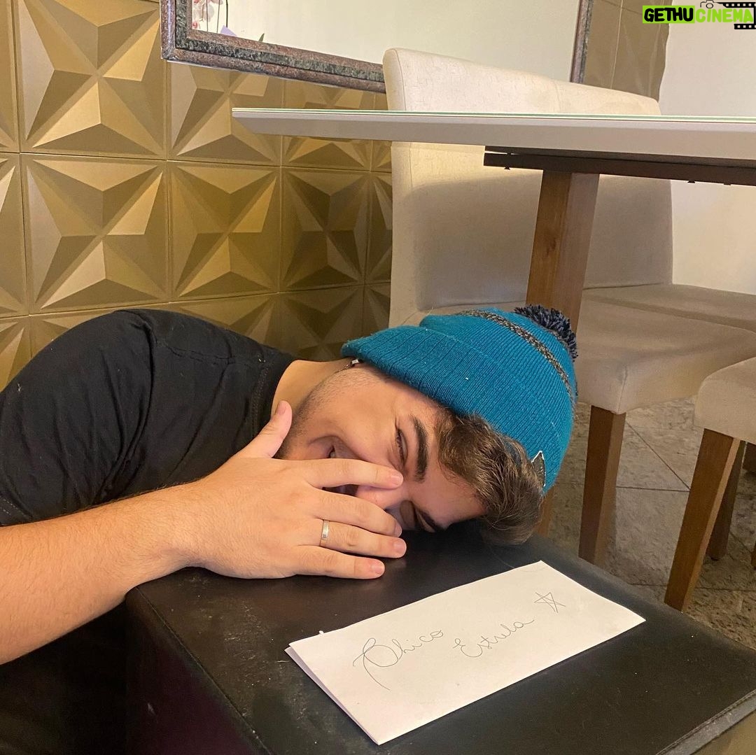 Lucas Santos Instagram - essa história eu ainda não contei, eterno Chico Estrela 😂 Quem tem curiosidade para saber sobre esse apelido? 😂🌟