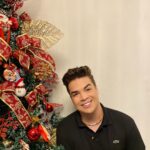 Lucas Santos Instagram - que a magia do Natal possa invadir a casa de cada um! Que Deus abençoe cada um que está lendo essa mensagem 🥰❤️✨