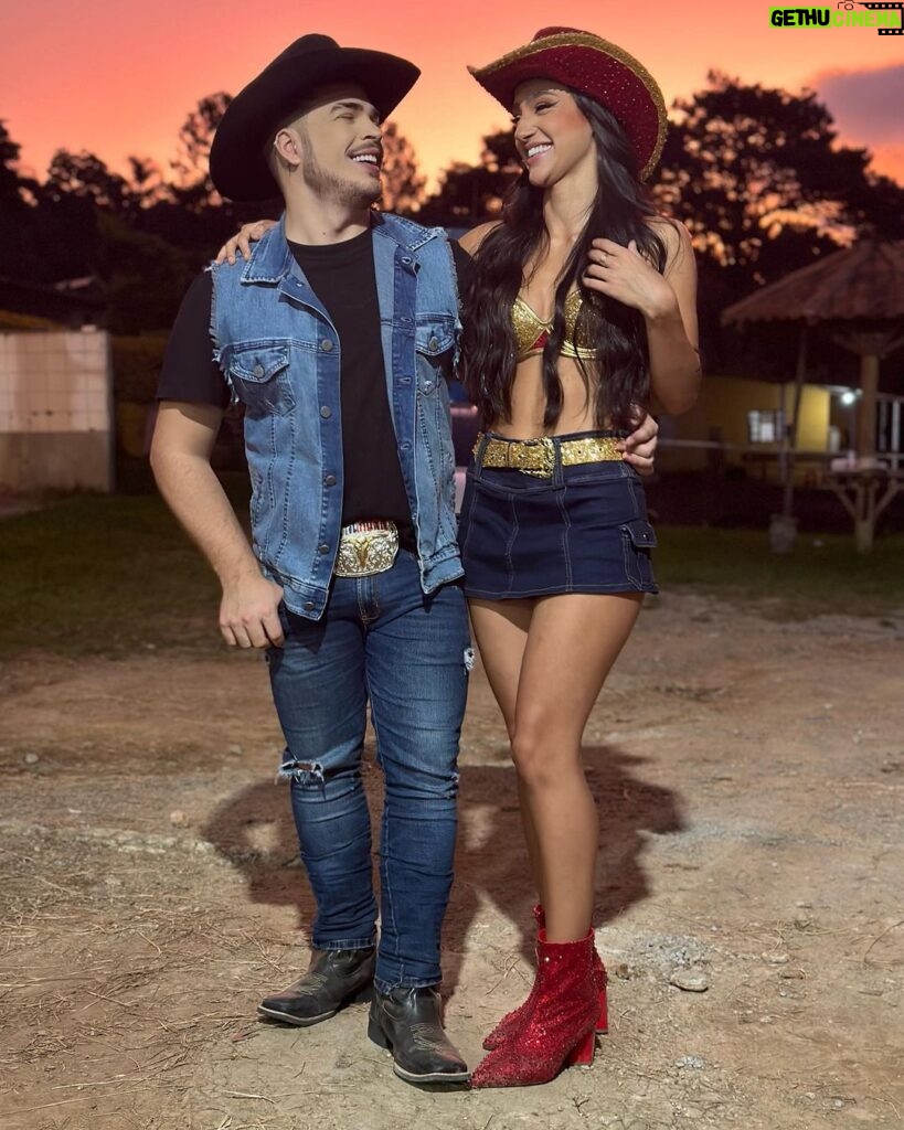 Lucas Santos Instagram - amanhã tem o lançamento de "Fazendeiro" 👨🏻‍🌾🌾 quem está ansioso por ai? 👀 São Paulo, Brazil