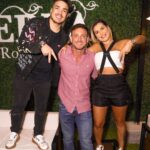 Lucas Santos Instagram – mais que amigos, friends 😜 @vinibuttel @dra.deolanebezerra amo vcs ❤️🫶🏻