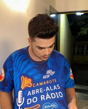 Lucas Santos Instagram - pode por mais um carnaval pra conta, que emoção! 😍🥳🤪