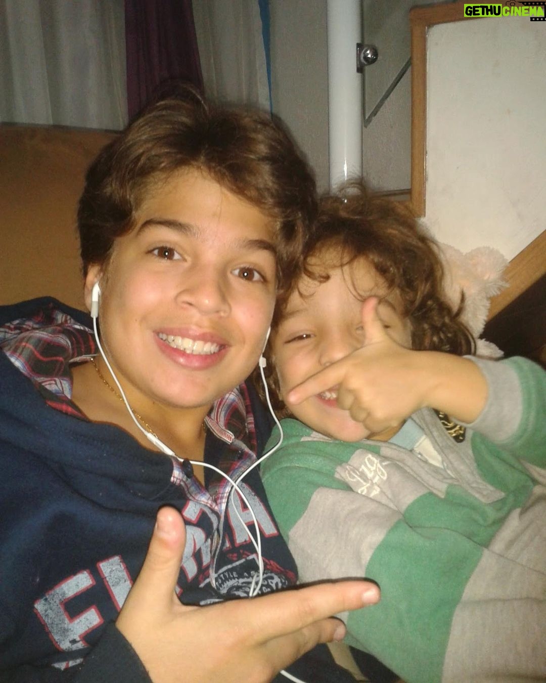 Lucas Santos Instagram - Luquinhas passando nesse dia pra vocês embarcarem nesse Carrossel 😜🤏🏻 Feliz dia das crianças 🥳