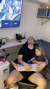 Luccas Neto Instagram - Contratem nosso serviço de segurança!