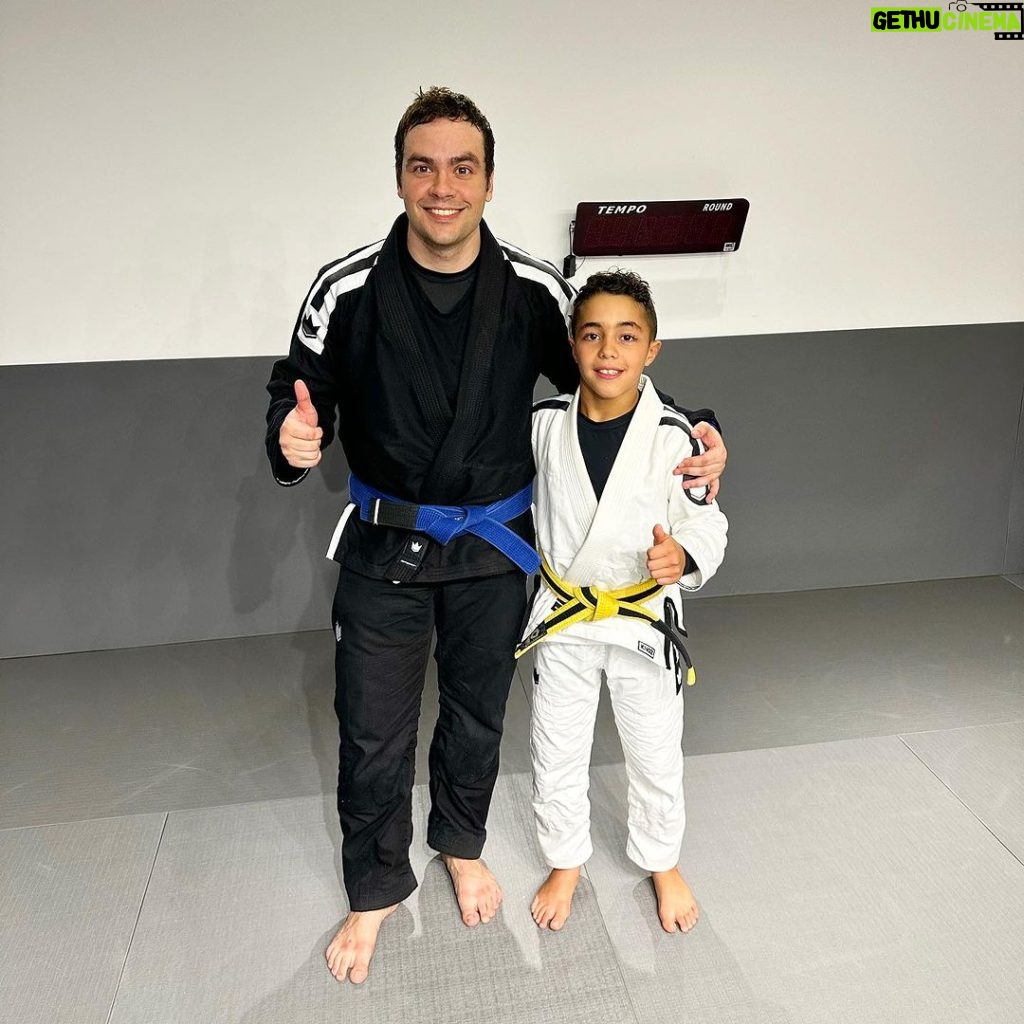 Luccas Neto Instagram - Esse menino vai ser o ídolo do Luke daqui uns anos no jiu-jítsu! @icaromorenojj