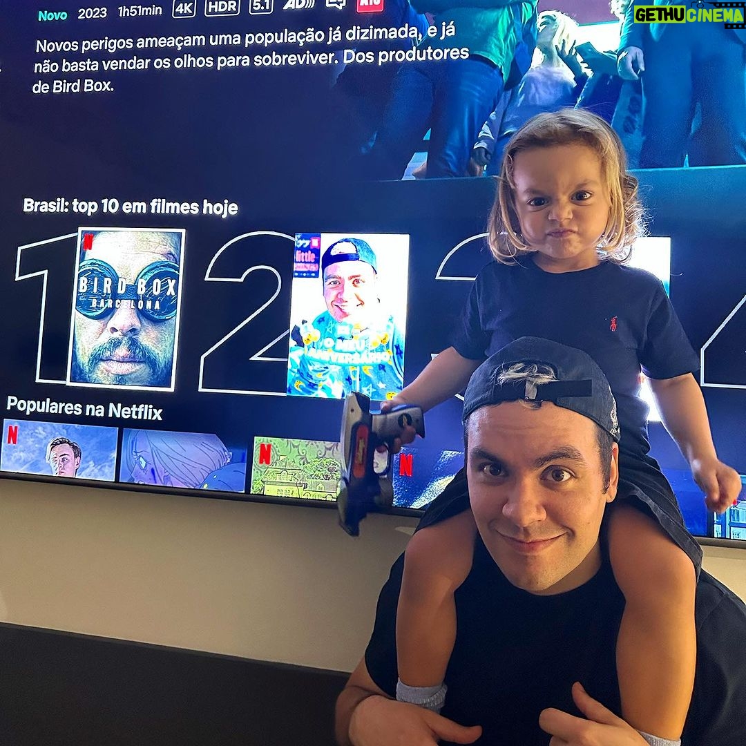 Luccas Neto Instagram - Bird Box pode esperar a sua hora vai chegar! Kkkkkk Estamos em 2 na NETFLIX e 1 na NETFLIX kids