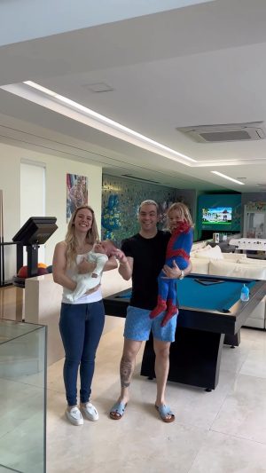 Luccas Neto Instagram - Acho que deu trabalho hein! Kkkk