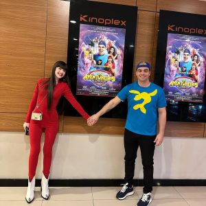 Luccas Neto Instagram - Tudo começou 6 anos atrás quando vc era uma bebexinha e hj estamos no cinema !!!!