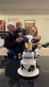 Luccas Neto Instagram - Ajude seu filho, mas não diga nada! kkkk