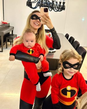Luccas Neto Instagram - Nossa familia INCRIVEL! 4 meses do nosso Anakin ❤️