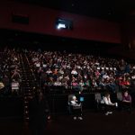 Luccas Neto Instagram - Imagina você ir ao cinema e encontrar com Os Aventureiros de VERDADE kkkkk (Pode acontecer hein)