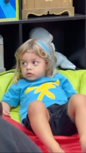 Luccas Neto Instagram - 1,2,3 ação! Luke atuando com 2 anos