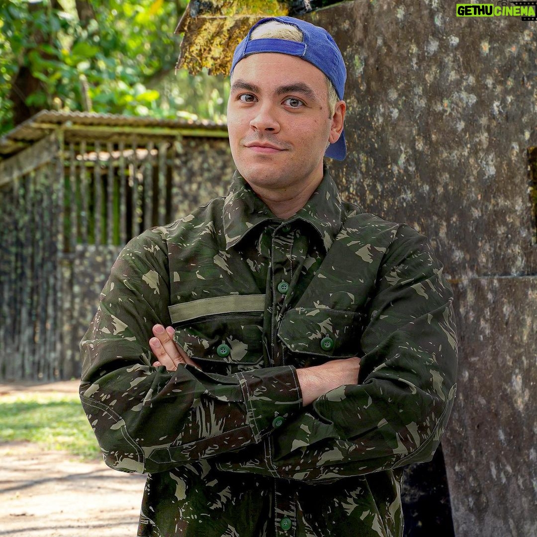 Luccas Neto Instagram - Saiu o Acampamento de Férias 4 e tivemos uma cena incrível gravada no Zona Urbana Paintball!!! Pra quem ama diversão e adrenalina, é um local imperdível para visitar e viver momentos únicos!!! Toda a equipe foi maravilhosa e só tenho a agradecer, obrigado por tudo! Aproveitem também pra visitar o perfil deles e marcar uma visita! Tenho certeza que você vai se sentir dentro de uma gincana do Acampamento de Férias 4! @zona_urbana_paintball @zonaurbanamultigames