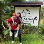 Luccas Neto Instagram - Vocês já conhecem a @fazendagamelaecoresort? É um lugar INCRÍVEL com atividades para toda a família! Foi lá onde gravamos várias cenas iradas do meu novo filme Acampamento de Férias 4! Deem uma conferida no perfil deles, tá cheio de novidades para as férias 💙