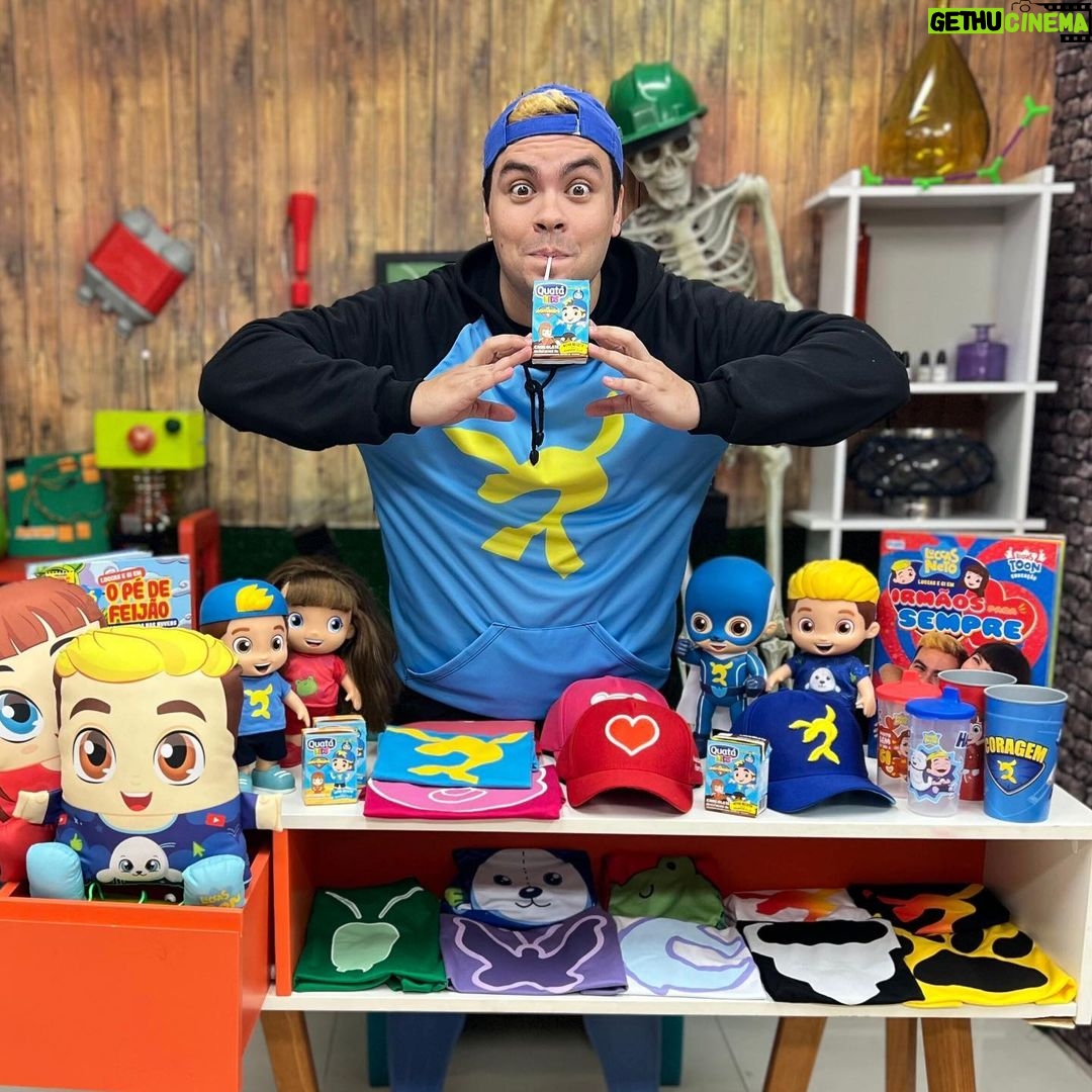 Luccas Neto Instagram - Quer participar de Uma Aventura com Luccas Neto? Na compra de R$ 10,00 em produtos Quatá kids, você cadastra o cupom fiscal no site e concorre a 1.500 chances de faturar prêmios instantâneos, além de uma oportunidade única de conhecer o Luccas Neto e os estúdios da Luccas Toon. Você não vai ficar de fora dessa, não é mesmo? Essa é uma parceria com a @quataalimentos! #publicidade