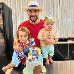 Luccas Neto Instagram - Príncipe Lu e a Lenda do Dragão já virou tema de festa de aniversário kkkkk 9 meses de Anakin! Dia 35 de janeiro em todos os CINEMAS