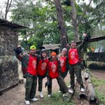 Luccas Neto Instagram - Saiu o Acampamento de Férias 4 e tivemos uma cena incrível gravada no Zona Urbana Paintball!!! Pra quem ama diversão e adrenalina, é um local imperdível para visitar e viver momentos únicos!!! Toda a equipe foi maravilhosa e só tenho a agradecer, obrigado por tudo! Aproveitem também pra visitar o perfil deles e marcar uma visita! Tenho certeza que você vai se sentir dentro de uma gincana do Acampamento de Férias 4! @zona_urbana_paintball @zonaurbanamultigames