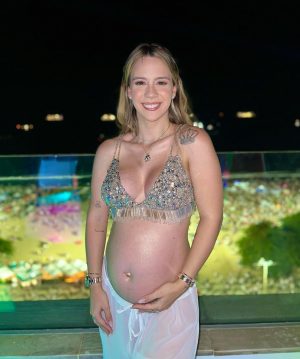 Luccas Neto Instagram - Feliz 2023 !!! Esse ano vai ser especial pq o Luke virou irmão mais velho !!! AHHHH