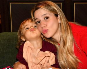 Luccas Neto Instagram - Nosso Natal mais que especial!!! ❤️ Eu amo tanto vocês ! Feliz Natal um pouco atrasado porque estávamos sem internet 😆