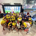 Luccas Neto Instagram - Mamãe e filho felizes que o jogo do Brasil não tá sendo dentro de casa… arrasta pro lado pra ver os monstros!