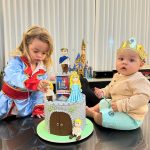 Luccas Neto Instagram - Príncipe Lu e a Lenda do Dragão já virou tema de festa de aniversário kkkkk 9 meses de Anakin! Dia 35 de janeiro em todos os CINEMAS