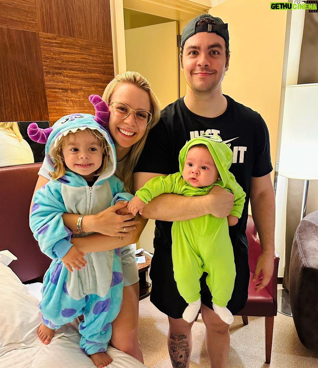Luccas Neto - 156K Likes - 5 meses do nosso bebezão! Nosso caçulinha muito amado 🩵 Anakin veio pra mudar e iluminar mais ainda nossa vida. Não imaginamos uma vida sem você, filho. Obrigada por nos escolher! Te amamoss 😍