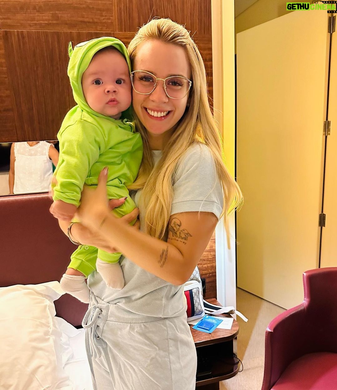 Luccas Neto - 156K Likes - 5 meses do nosso bebezão! Nosso caçulinha muito amado 🩵 Anakin veio pra mudar e iluminar mais ainda nossa vida. Não imaginamos uma vida sem você, filho. Obrigada por nos escolher! Te amamoss 😍
