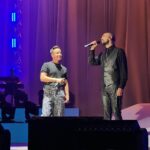 Luciano Pereyra Instagram - Los tiempos De Dios son perfectos! Y en menos de una semana me regaló escenarios, cantadas y abrazos con el!! 🙏🏽🙏🏽 Gracias @abelpintos por tu invitación, lo de anoche en #Velez fué haber estado en otro mundo lleno de amor que solo vos con tu música y tu inmensidad pueden lograr! Quedará en mi corazón para siempre! Gracias a todo tu equipo por ser tan cálidos! Te quiero y admiro MUCHO Y SIEMPRE! Y que el próximo abrazo nos encuentre muy pronto!! 🙌🏽❤️ Estadio José Amalfitani