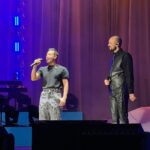Luciano Pereyra Instagram - Los tiempos De Dios son perfectos! Y en menos de una semana me regaló escenarios, cantadas y abrazos con el!! 🙏🏽🙏🏽 Gracias @abelpintos por tu invitación, lo de anoche en #Velez fué haber estado en otro mundo lleno de amor que solo vos con tu música y tu inmensidad pueden lograr! Quedará en mi corazón para siempre! Gracias a todo tu equipo por ser tan cálidos! Te quiero y admiro MUCHO Y SIEMPRE! Y que el próximo abrazo nos encuentre muy pronto!! 🙌🏽❤️ Estadio José Amalfitani