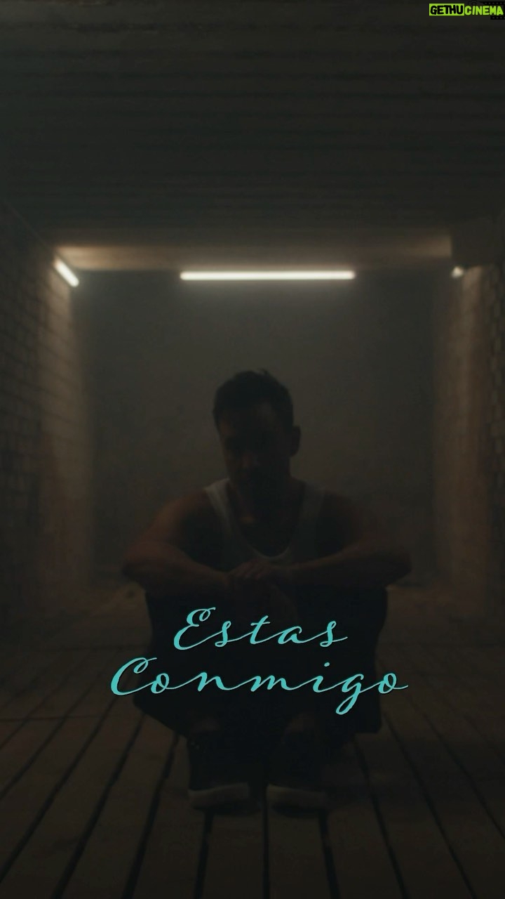 Luciano Pereyra Instagram - El trailer de nuestro video #EstasConmigo junto a @malarodriguez ya disponible en mi canal de #Youtube!! 😁😁😁 Estrenamos video completo el 6 de marzo a las 21hs (hora Arg.), que lindo no??? ❤️❤️❤️