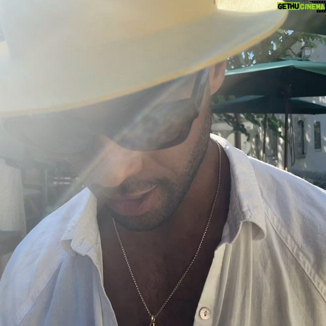 Lucien Laviscount Instagram - Sunshine seeker ☀️