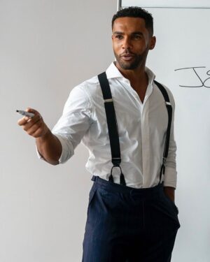 Lucien Laviscount Instagram - Caption this…

#emilyinparis #Paris #netflix