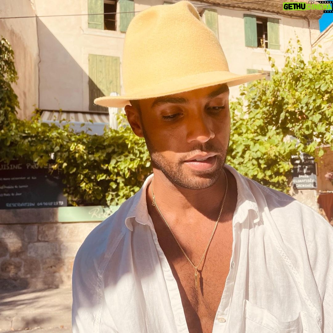 Lucien Laviscount Instagram - Sunshine seeker ☀️