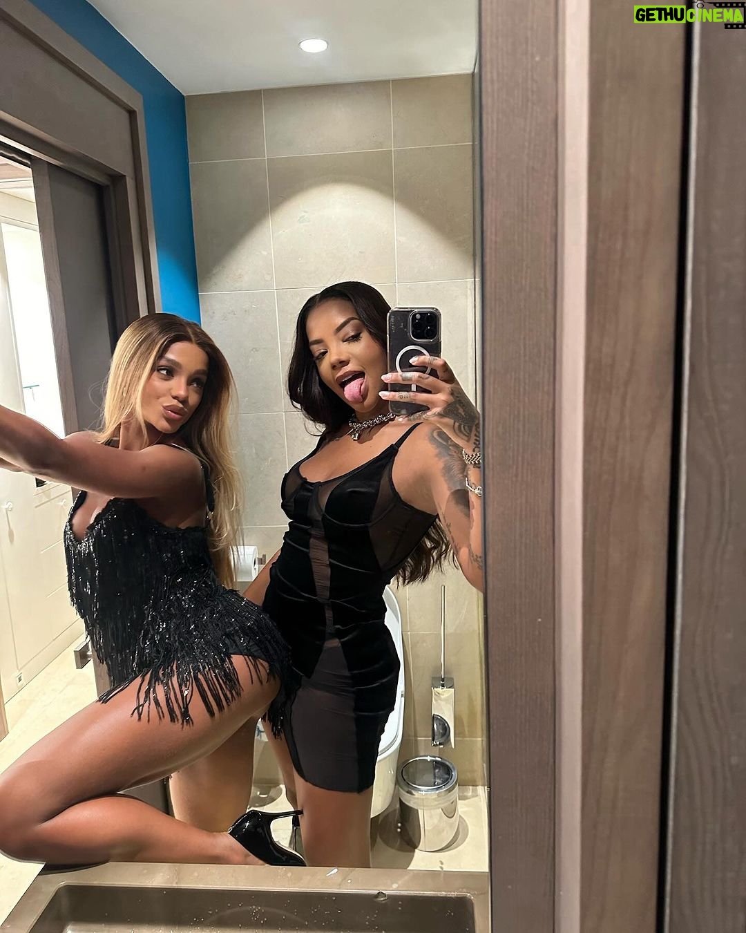 Ludmilla Instagram - As noites em st. barts St. Barths