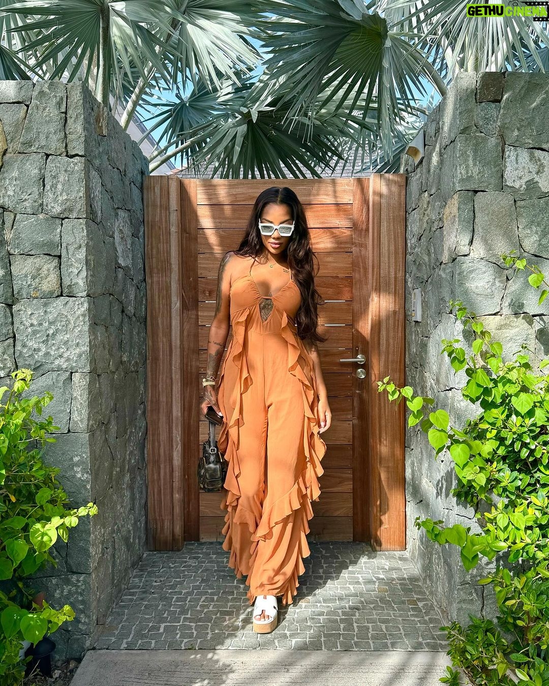 Ludmilla Instagram - A vida tá gostosa e eu também🥰 St. Barths