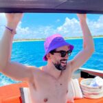 Luis Gerardo Méndez Instagram - Good times. 🛥️