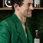 Luis Gerardo Méndez Instagram – Nuestra arma secreta para brillar en sociedad. 
Aquí la receta para preparar nuestra Wild Margarita con @mezcalojodetigre. Practica esta noche para triunfar el fin de semana. Saludos a mi maestro de física.
Salud!