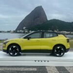 Luis Gerardo Méndez Instagram - Desde Río de Janeiro para celebrar con mis amigos de @volvocarmexico. La sostenibilidad y electrificación más cerca de todes. El nuevo #EX30 es el SUV 100% eléctrico con la menor huella de carbono de cualquier vehículo Volvo. Es urgente participar activamente en el cambio de era de la combustión interna al motor eléctrico. Obrigado Rio! Full look / @zegnaofficial Rio de Janeiro, Rio de Janeiro