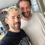 Luis Gerardo Méndez Instagram - Los patines, los amigos. El trabajo. El eterno prepararse. El cine y el mar. Mi segunda casa. Carta de amor a LA. Los Angeles