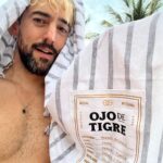 Luis Gerardo Méndez Instagram - Voy a regalar dos noches en la Tiger Suite del resort Andaz Mayakoba. Esta increíble suite combina el lujo tropical con el sabor intenso del @mezcalojodetigre. Podrías pasar dos noches allí, viviendo como una celebridad, bebiendo mezcal, nadando en tu piscina privada, y sintiéndote como el rey, reina o reine de la Riviera Maya. Todo lo que tienes que hacer para ganar es darle like a este post, etiquetar a las 5 personas con las que te gustaría venir a vivir esta experiencia comentando en este post por qué te gustaría venir, seguir a @mezcalojodetigre y @andazmayakoba.mx en Instagram y listo. Quizás tu razón sea tan buena que incluso me haga llorar, o reír. ¡Quién sabe, lo decidiré al azar! Así que, ¿qué esperas? Participa y comienza a soñar con esas dos noches en la Tiger Suite. Porque a veces, los sueños y los mezcales pueden volverse realidad. ¡Suerte! (Incluye dos noches en la Suite Presidencial de Andaz Mayakoba. No incluye vuelos ni alimentos y bebidas.) Anunciaremos al ganador el viernes 7 de julio a las 12pm. Sujeto a disponibilidad.