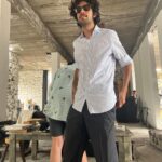 Luis Gerardo Méndez Instagram - Banda talentosa. Y la locura. Y el cine así, libre. Gracias querido Emiliano. That’s a wrap. 🤍
