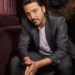 Luis Gerardo Méndez Instagram - Thanks @hollywoodreporter for the excuse to hug some friends and discuss proper Latin acknowledgment and representation. Aún mucho camino por recorrer. @diegoluna_ @80dollarsandasuitcase @iamgabrielluna 📷 @carlosericlopez Los Angeles, California