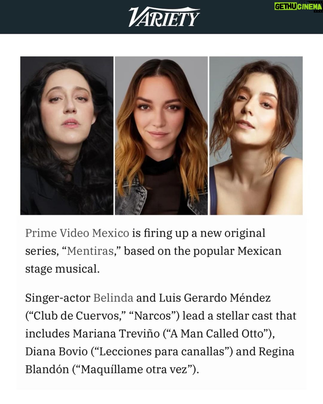Luis Gerardo Méndez Instagram - Se viene #MentirasLaSerie! Cuando mi socio @geragatica y yo fundamos nuestra productora @cinevaquero, hicimos el compromiso de crear proyectos innovadores, arriesgados y emocionantes. Me formé como actor en el teatro y en los musicales y siempre quise encontrar la manera de rendirles tributo en la pantalla. Hace 5 años me di cuenta que la respuesta siempre estuvo frente a mí con el extraordinario trabajo que José Manuel Lopez Velarde había hecho en #MENTIRAS. Tuvimos la certeza de que en México estábamos listos para llevar un musical de este tamaño a la televisión. Hoy por fin, cobijados por nuestro equipo en @primevideomx, MENTIRAS es una realidad y hacerlo de la mano de todos estos cómplices me hace sonreír. No puedo esperar a que vean la magia que están haciendo @belindapop, @dibovioh, @reginablandon y mi queridísima @soymtrevino. 👊🏻🎤
