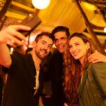 Luis Gerardo Méndez Instagram - Noche inolvidable. Gracias Bogotá por recibir a nuestro @mezcalojodetigre con tanto amor y tantos amigos. #NuestroMezcal llegó a Colombia y no podemos dejar de sonreír recordando semejante rumba. Gracias @pernodricard por todo el apoyo!